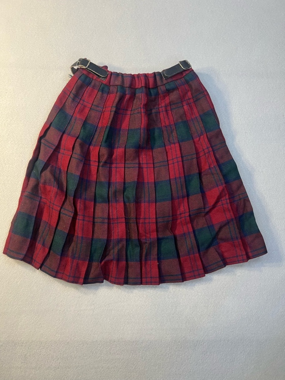 Highland Home Industries Kilt Size Age 8 red black tartan